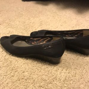 Ann Klein Open toed canvas wedge 1 inch heel open toed black pump